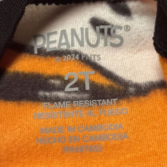 NWT Peanut Halloween 1 Piece Cotton Fleece Footed Pajamas Size: 2 T - Picture 3 of 7